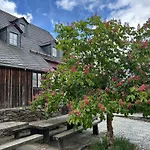 Kuenstlerwohnung Holiday home *